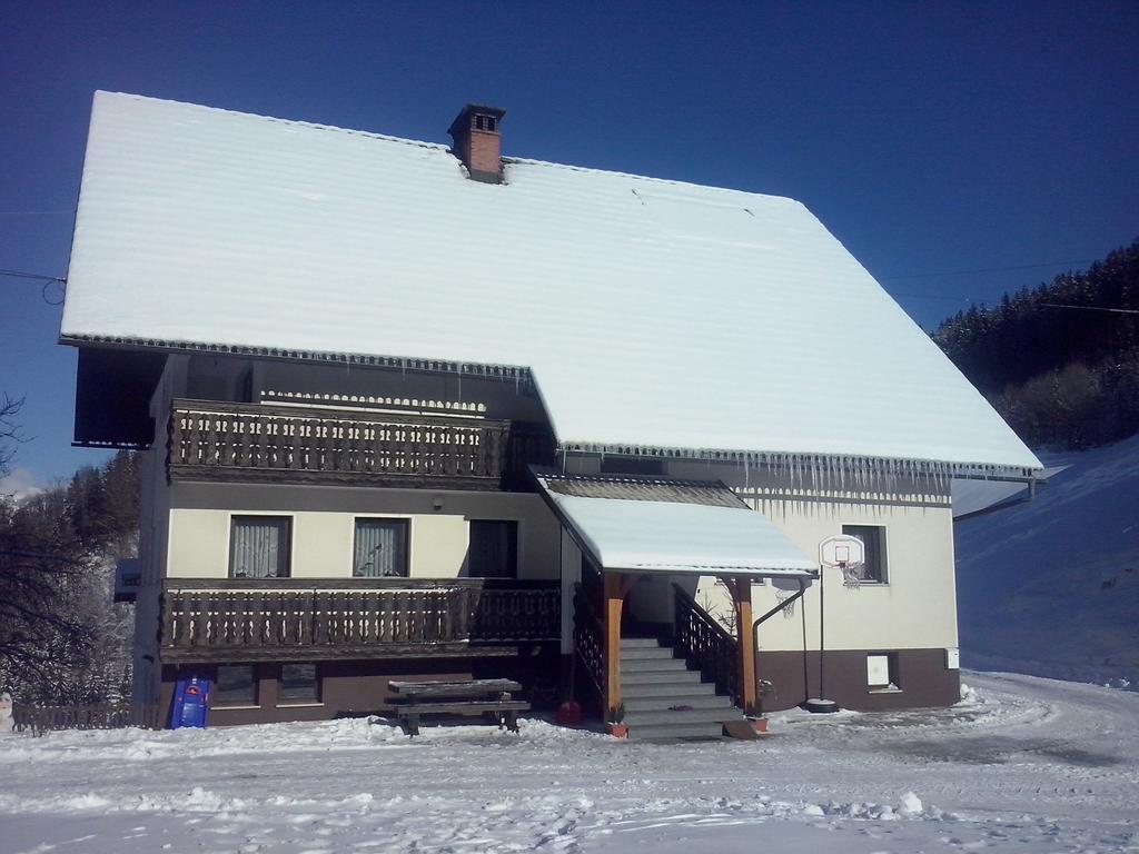 Peternelj Apartment
